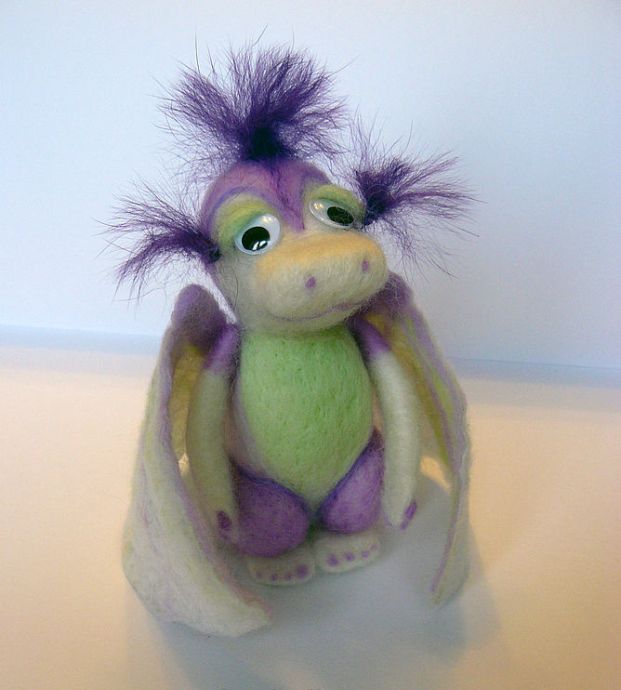 Красивый дракончик. Игрушка ручной работы. Фото
