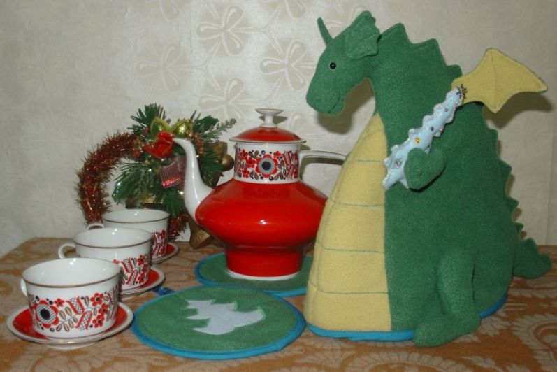 Новогодний дракон для кухни. Фото